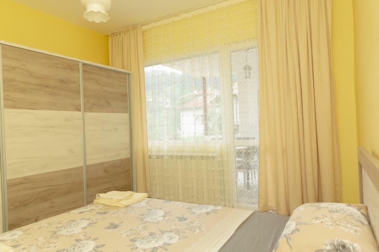 Апартаменти За Гости Бошнакови Devin Extérieur photo